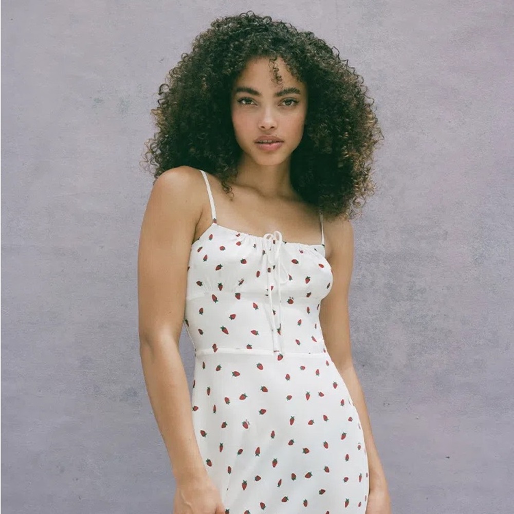 Realisation Par Alba White Strawberry Midi Dress